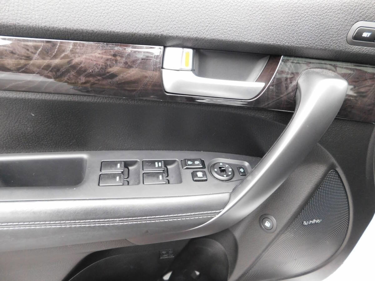 Used 2014 Kia Sorento SX w/ 3rd Row Package image 21