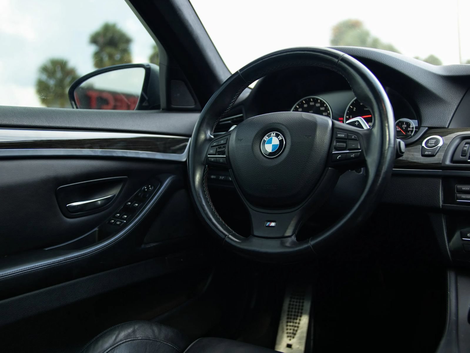 Used 2013 BMW M5 RWD image 35