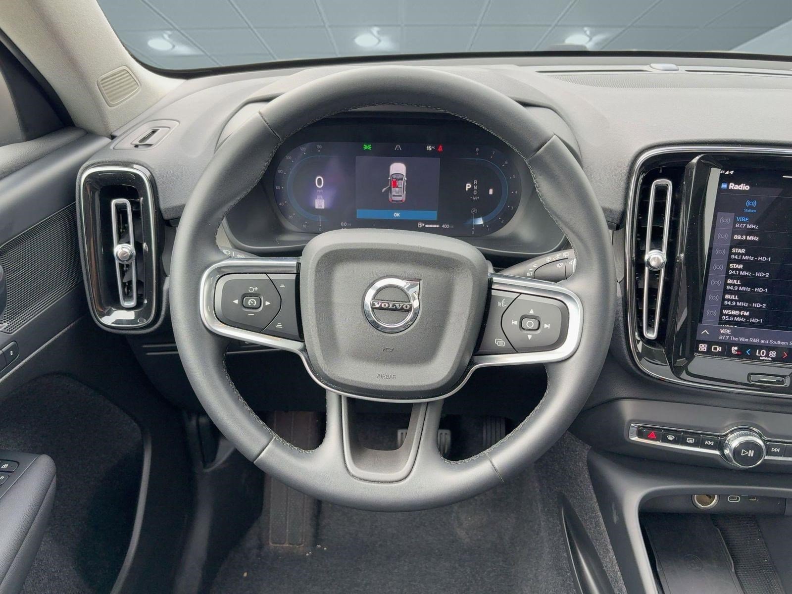 Certified 2025 Volvo XC40 B5 Plus image 29