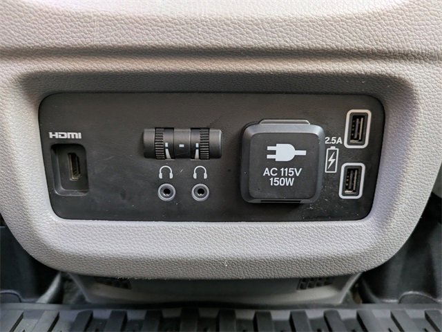 Used 2022 Honda Pilot Touring image 16