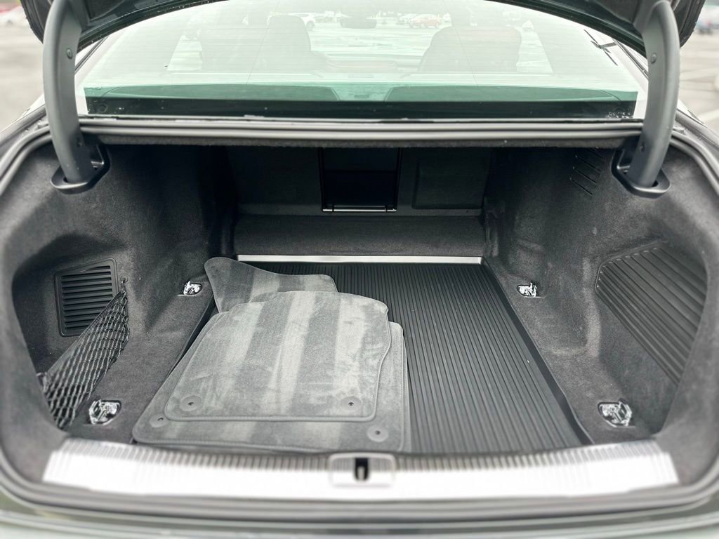 New 2025 Audi S8 image 6
