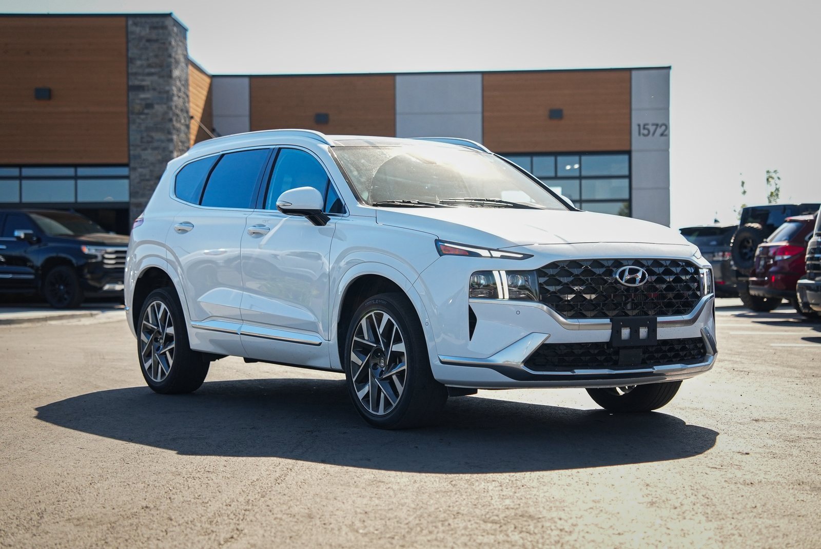 Used 2023 Hyundai Santa Fe Calligraphy image 1
