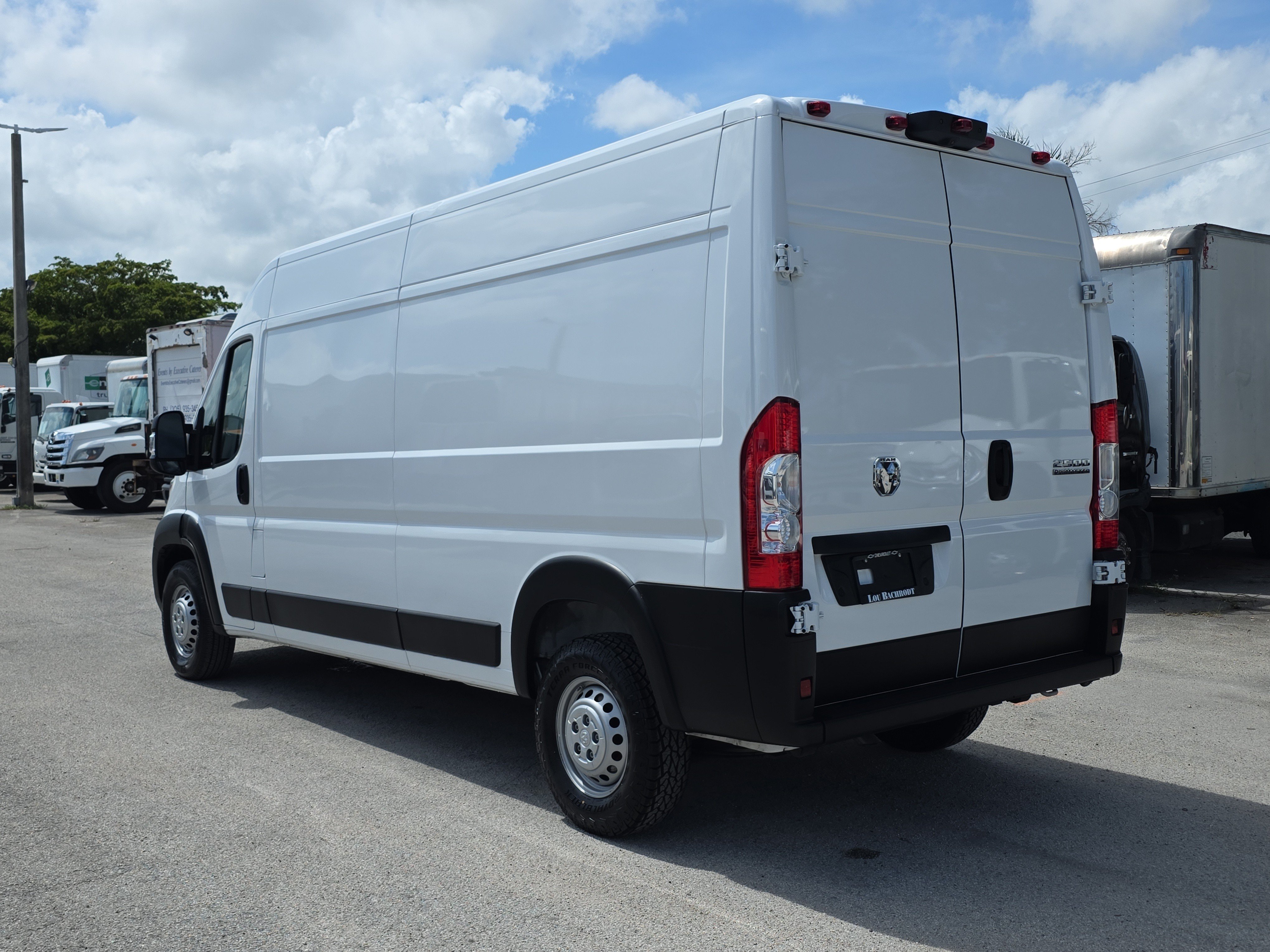 Used 2025 RAM ProMaster 2500 w/ Convenience Group FWD image 5