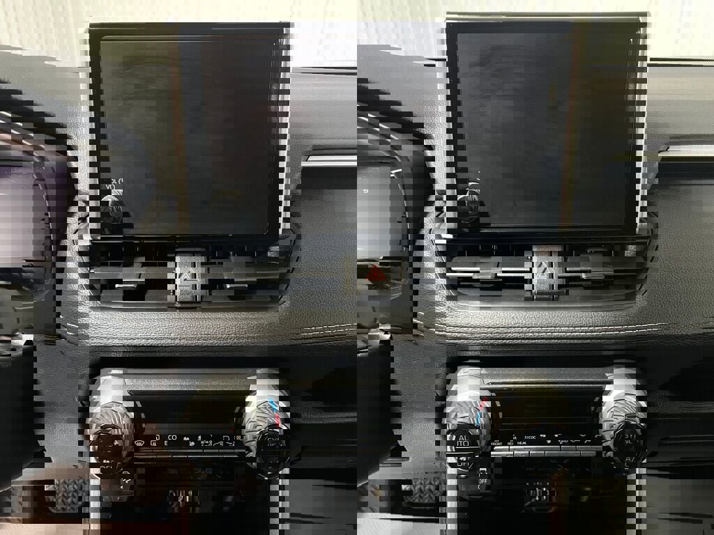 Used 2024 Toyota RAV4 LE image 8