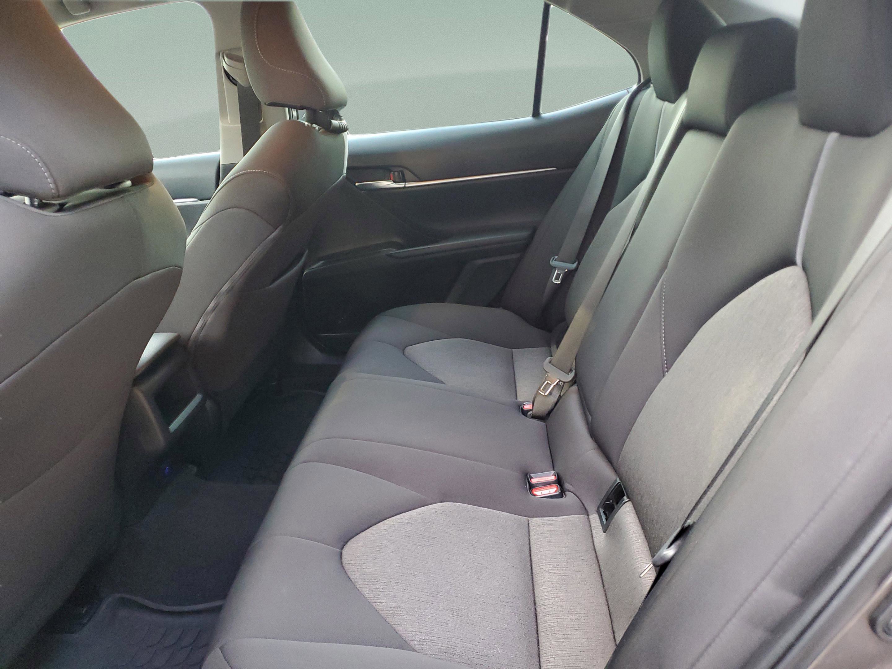 Used 2022 Toyota Camry LE image 11