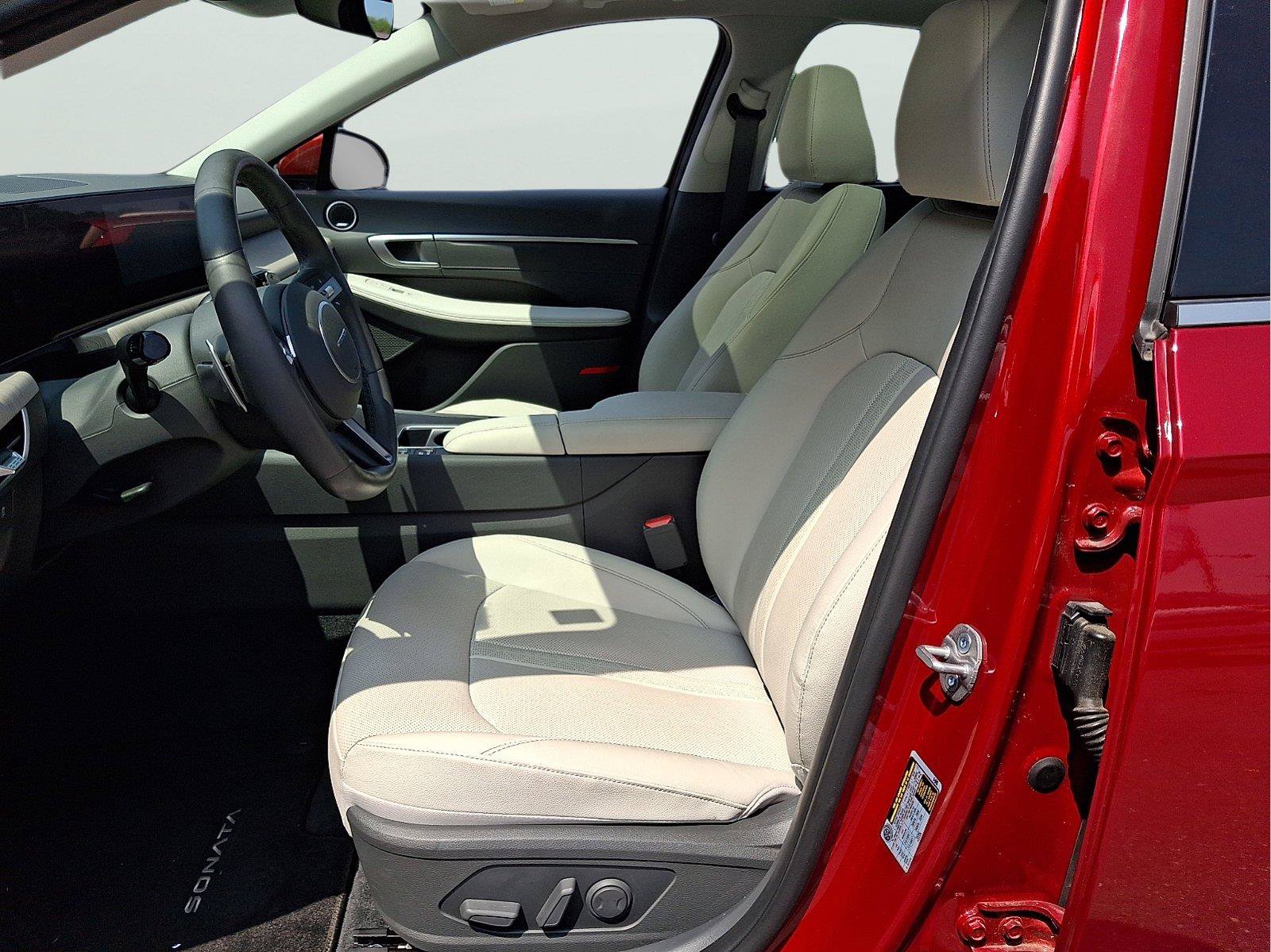 Used 2025 Hyundai Sonata Limited FWD image 11