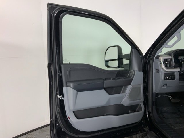 New 2025 Ford F350 XLT w/ Black Appearance Package image 14
