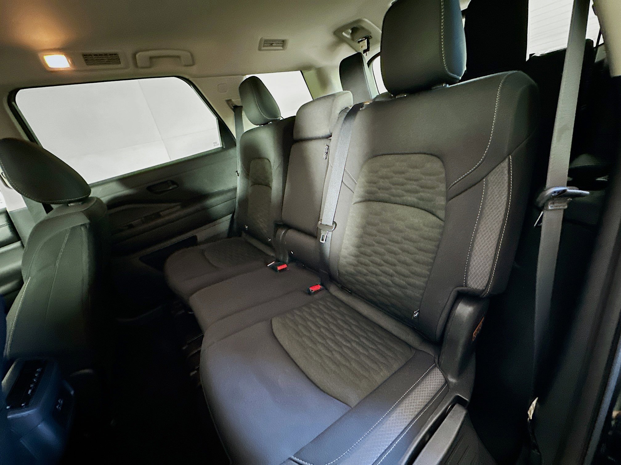 Used 2024 Nissan Pathfinder SV image 28