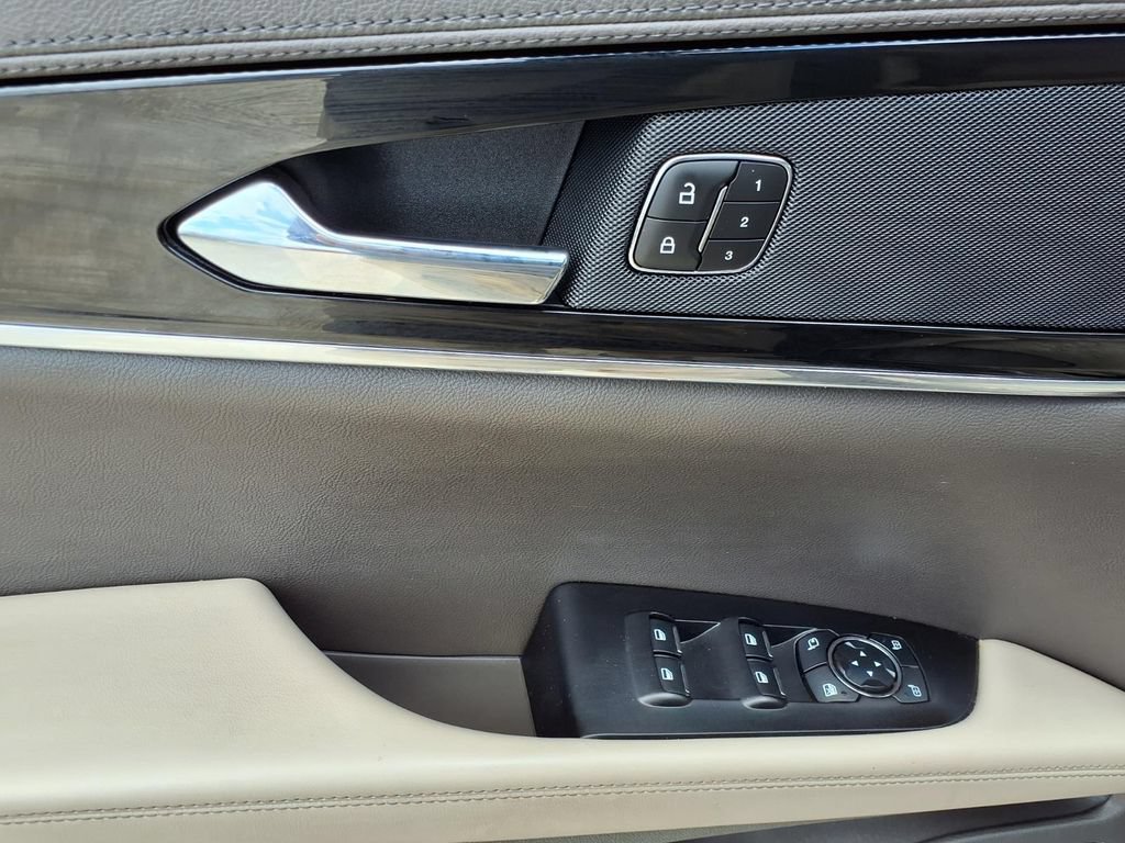 Used 2023 Lincoln Nautilus FWD w/ Premium Package image 22