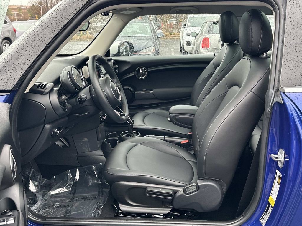 Used 2020 MINI Cooper 2-Door Hardtop image 24