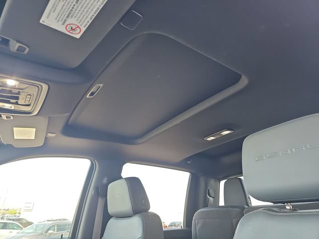 Used 2021 GMC Sierra 2500 Denali w/ Denali Ultimate Package AWD/4WD image 16