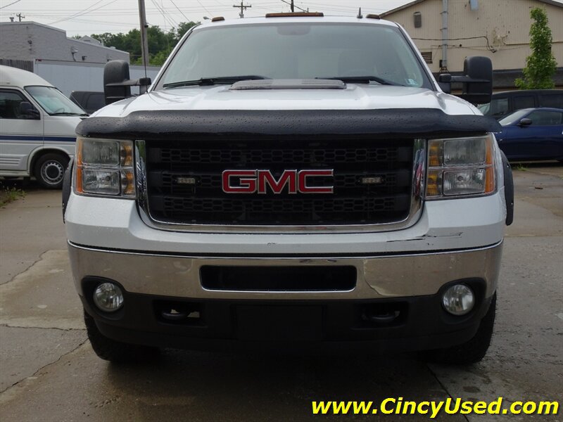 Used 2011 GMC Sierra 3500 SLT w/ SLT Convenience Package AWD/4WD image 2
