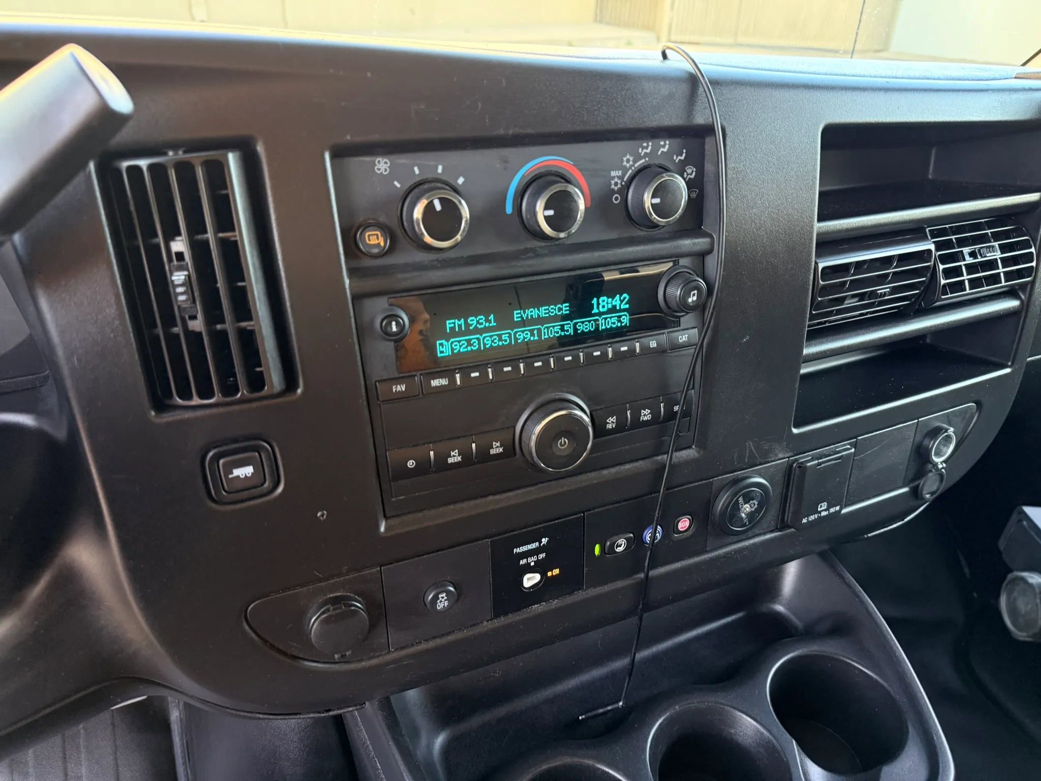 Used 2021 Chevrolet Express 2500 RWD image 24