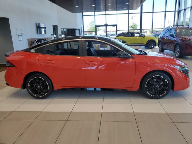 New 2026 Nissan Sentra SR w/ SR Premium Package FWD image 8