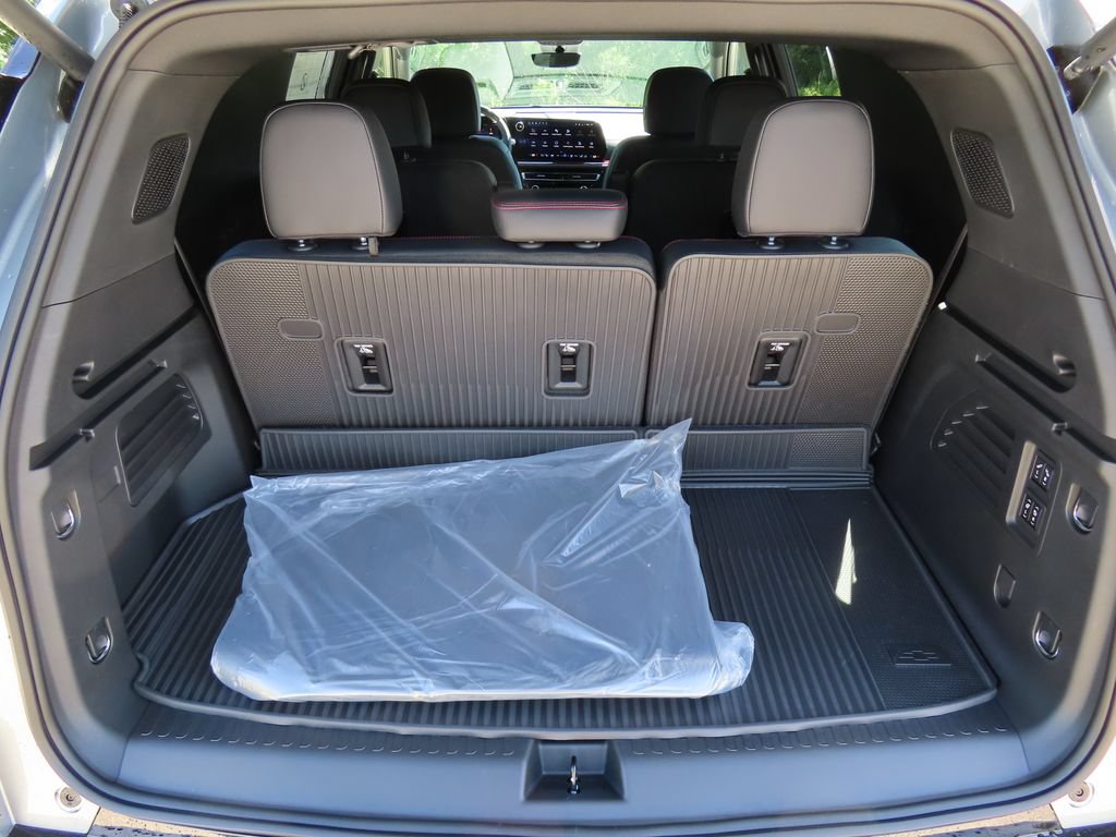 New 2026 Chevrolet Traverse RS w/ LPO, Floor Liner Package AWD/4WD image 20