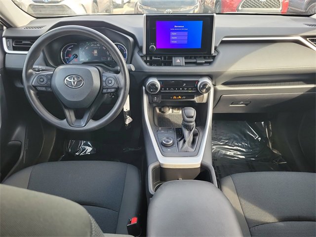 Used 2024 Toyota RAV4 LE image 7