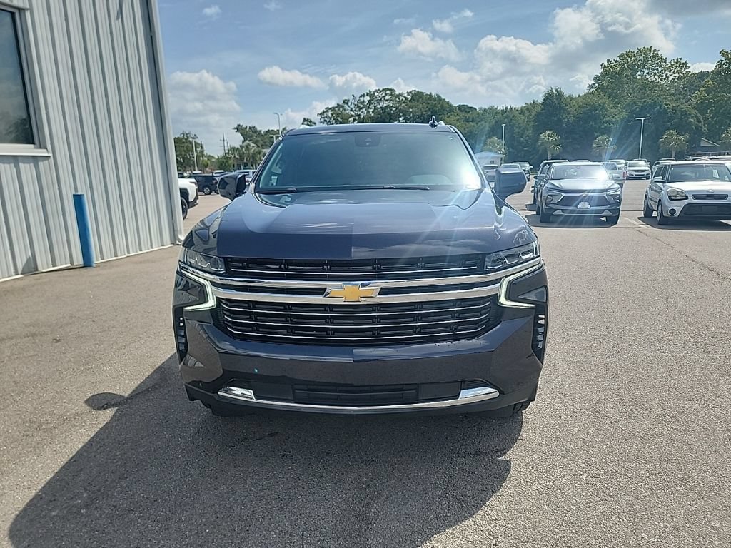 Used 2024 Chevrolet Suburban LT RWD image 7