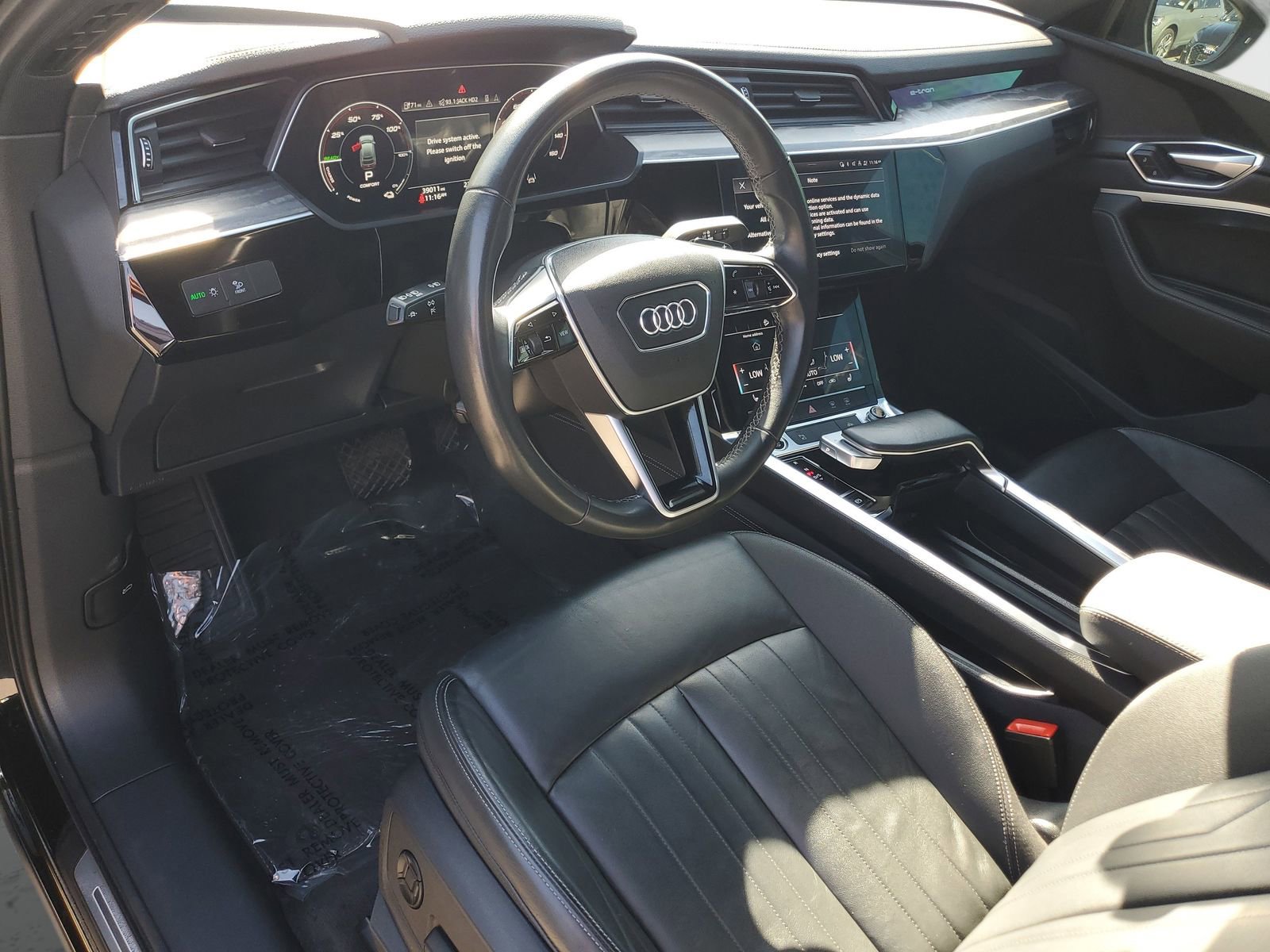 Used 2023 Audi e-tron Premium w/ Convenience Plus Package image 19