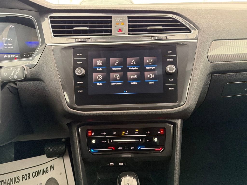 Used 2024 Volkswagen Tiguan SE image 19