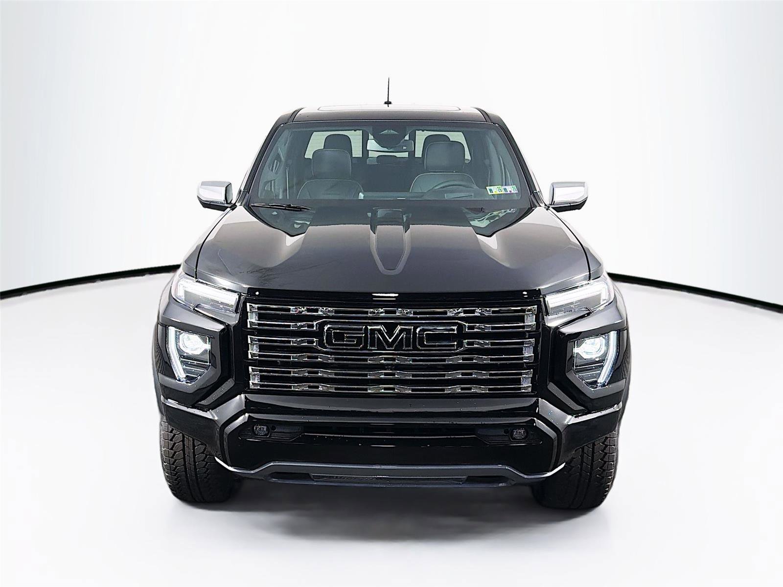 New 2026 GMC Canyon Denali w/ LPO, Denali Black Edition image 2