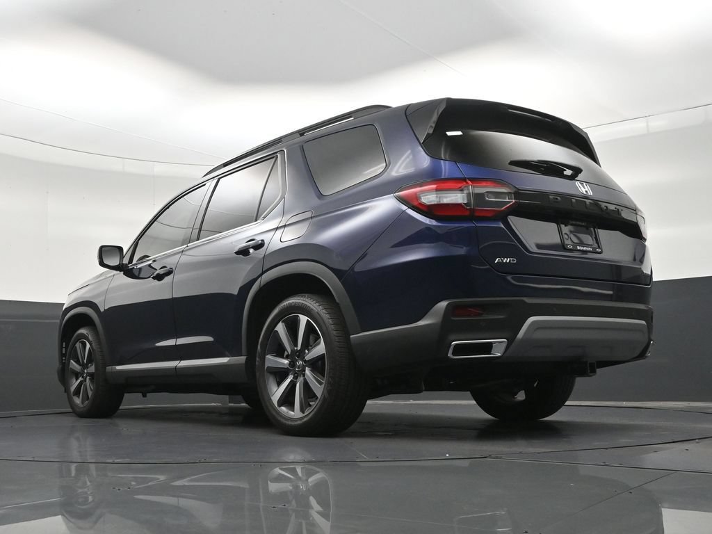 Used 2025 Honda Pilot Touring image 26