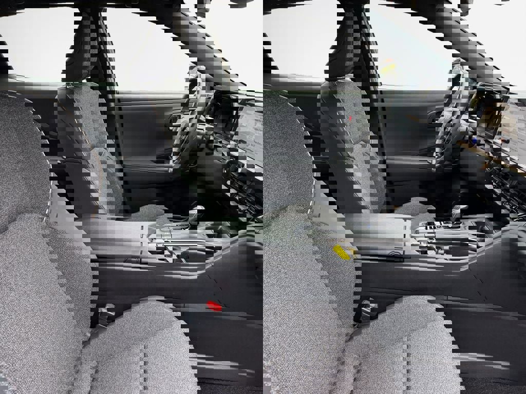 Certified 2023 Toyota Crown XLE image 28