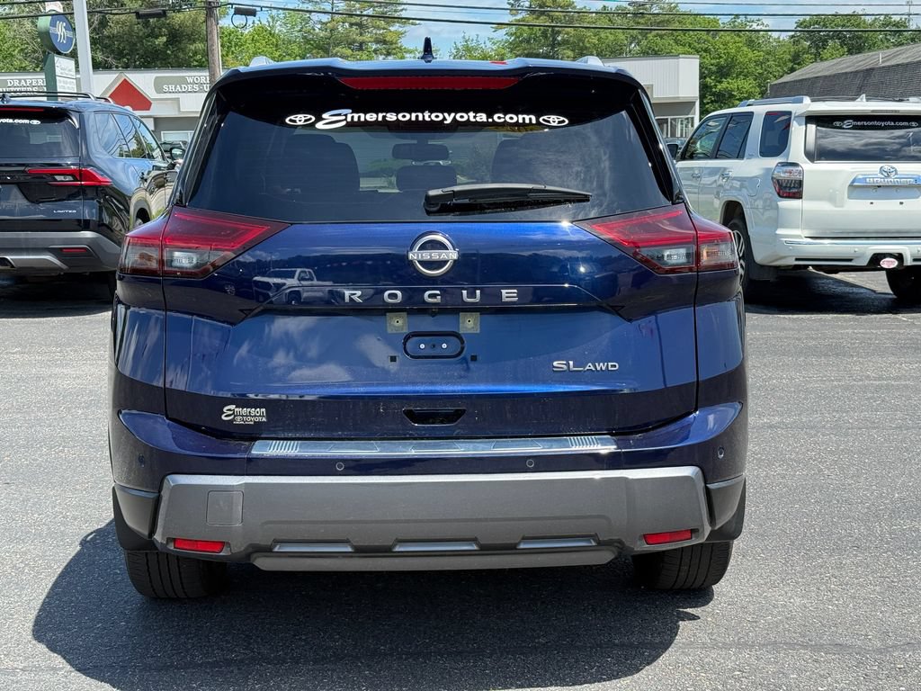 Used 2024 Nissan Rogue SL AWD/4WD image 4