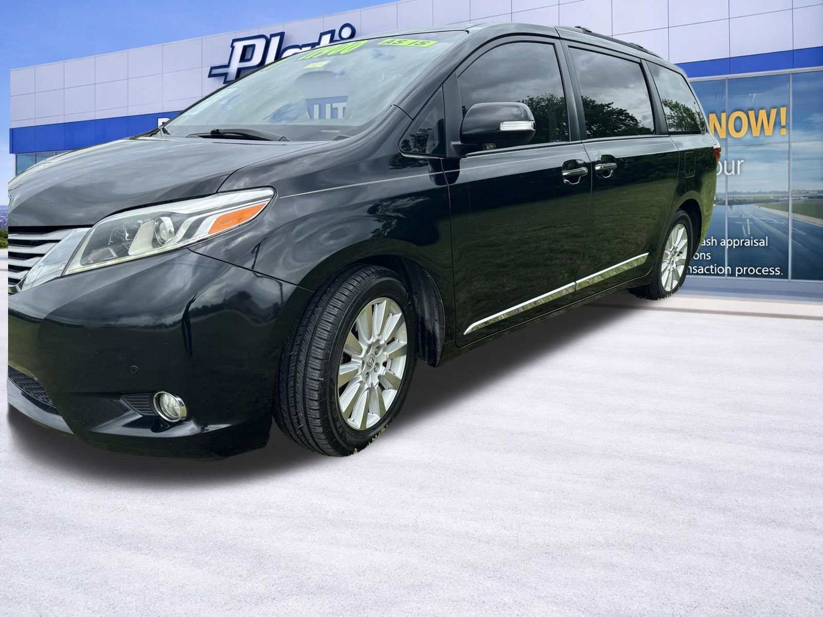 Used 2017 Toyota Sienna Limited image 2