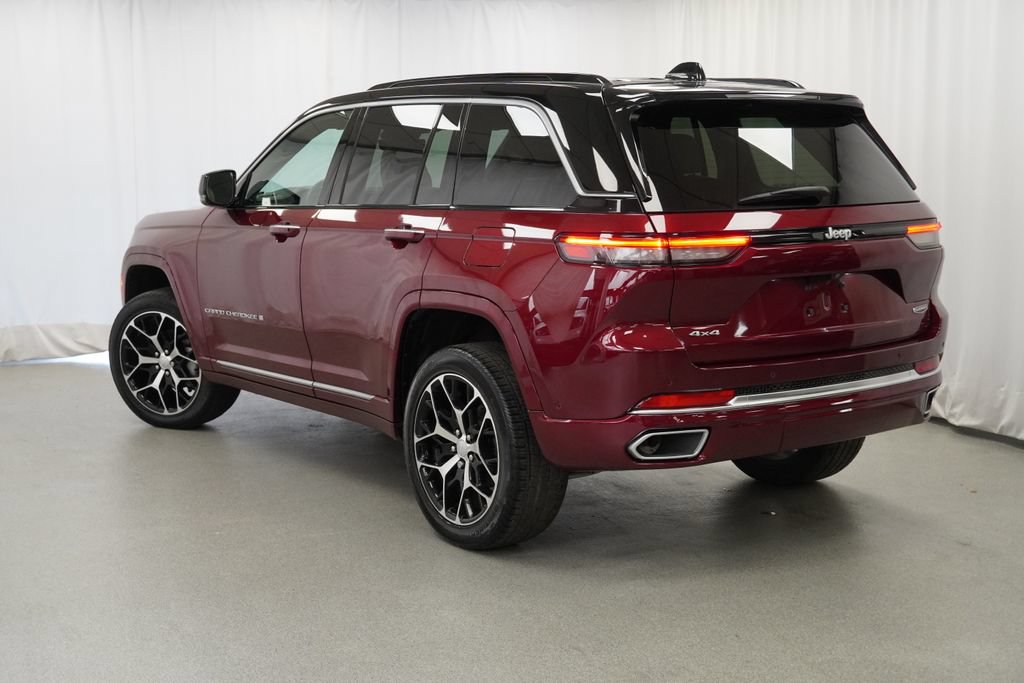 Certified 2025 Jeep Grand Cherokee Summit AWD/4WD image 13