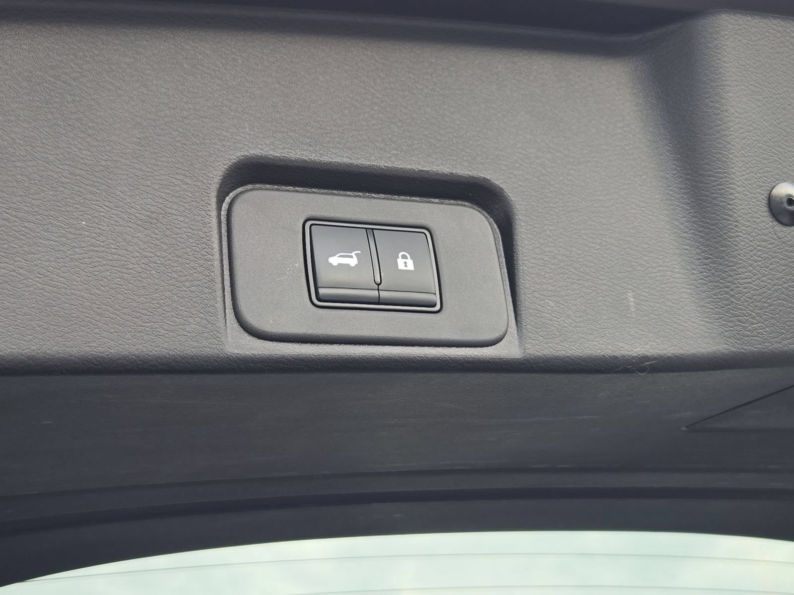 Used 2026 Nissan Rogue SV AWD/4WD image 16