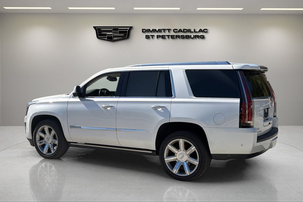Used 2017 Cadillac Escalade Premium Luxury RWD image 3