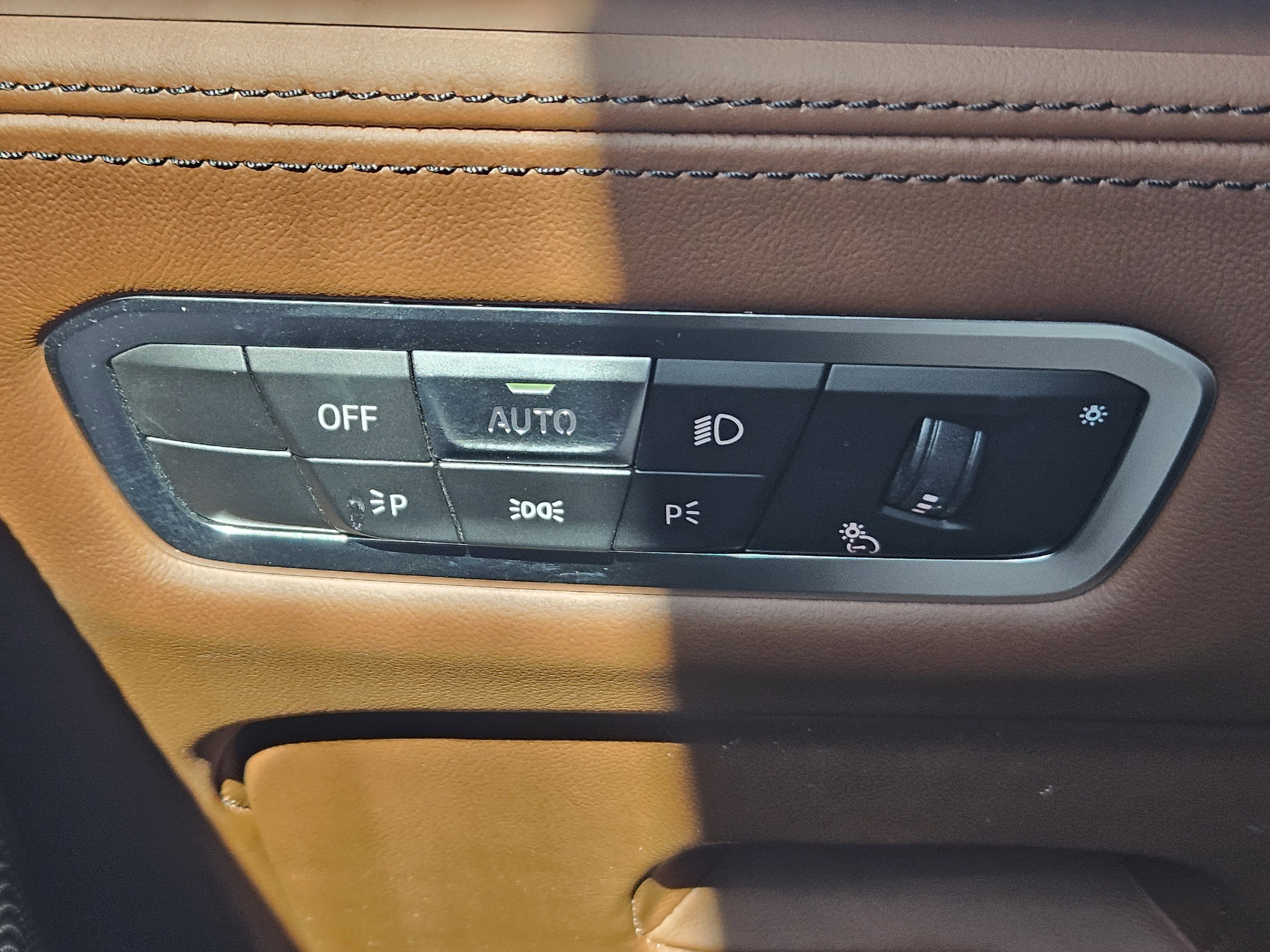 Used 2023 BMW X7 M60i w/ Executive Package image 22