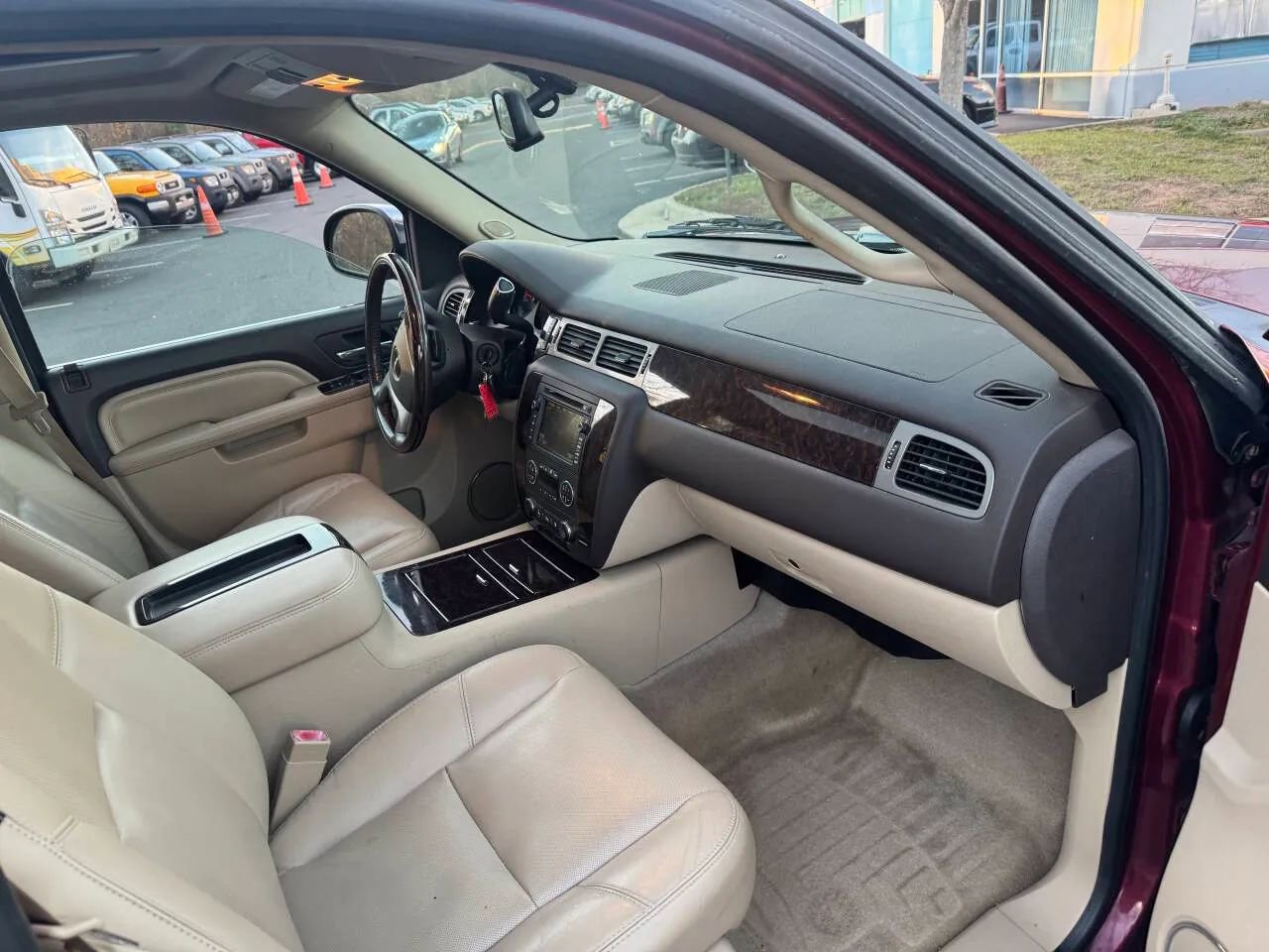 Used 2011 GMC Yukon Denali image 38