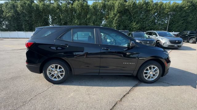 Used 2023 Chevrolet Equinox LS FWD image 9
