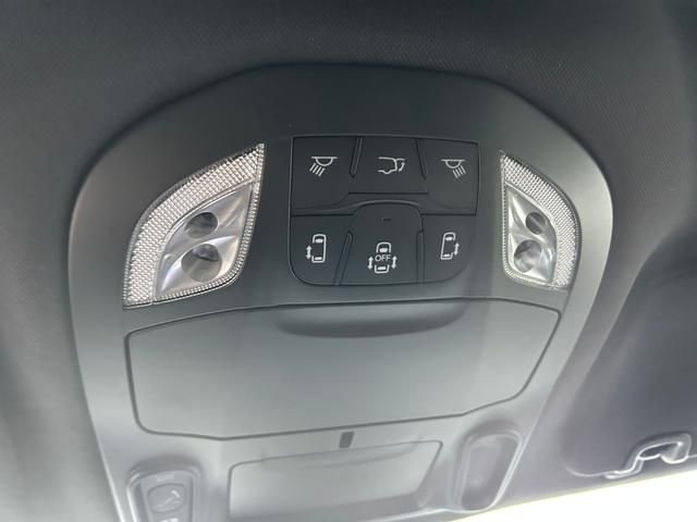 New 2026 Chrysler Pacifica Limited w/ Uconnect Theater Family Group image 25