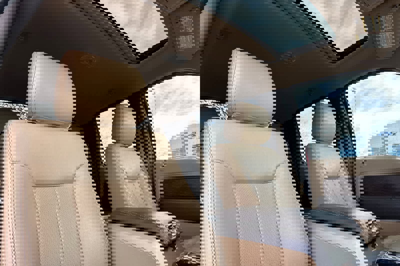 Used 2013 Ford F150 Lariat w/ Luxury Equipment Group image 16