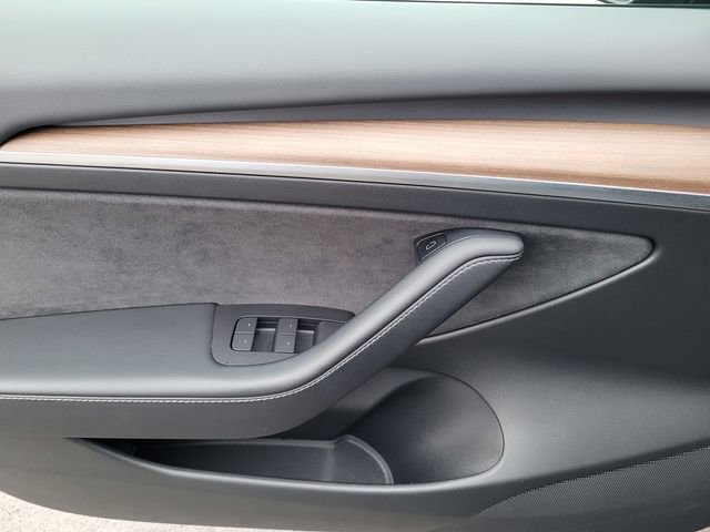 Used 2021 Tesla Model 3 Standard Range Plus image 18