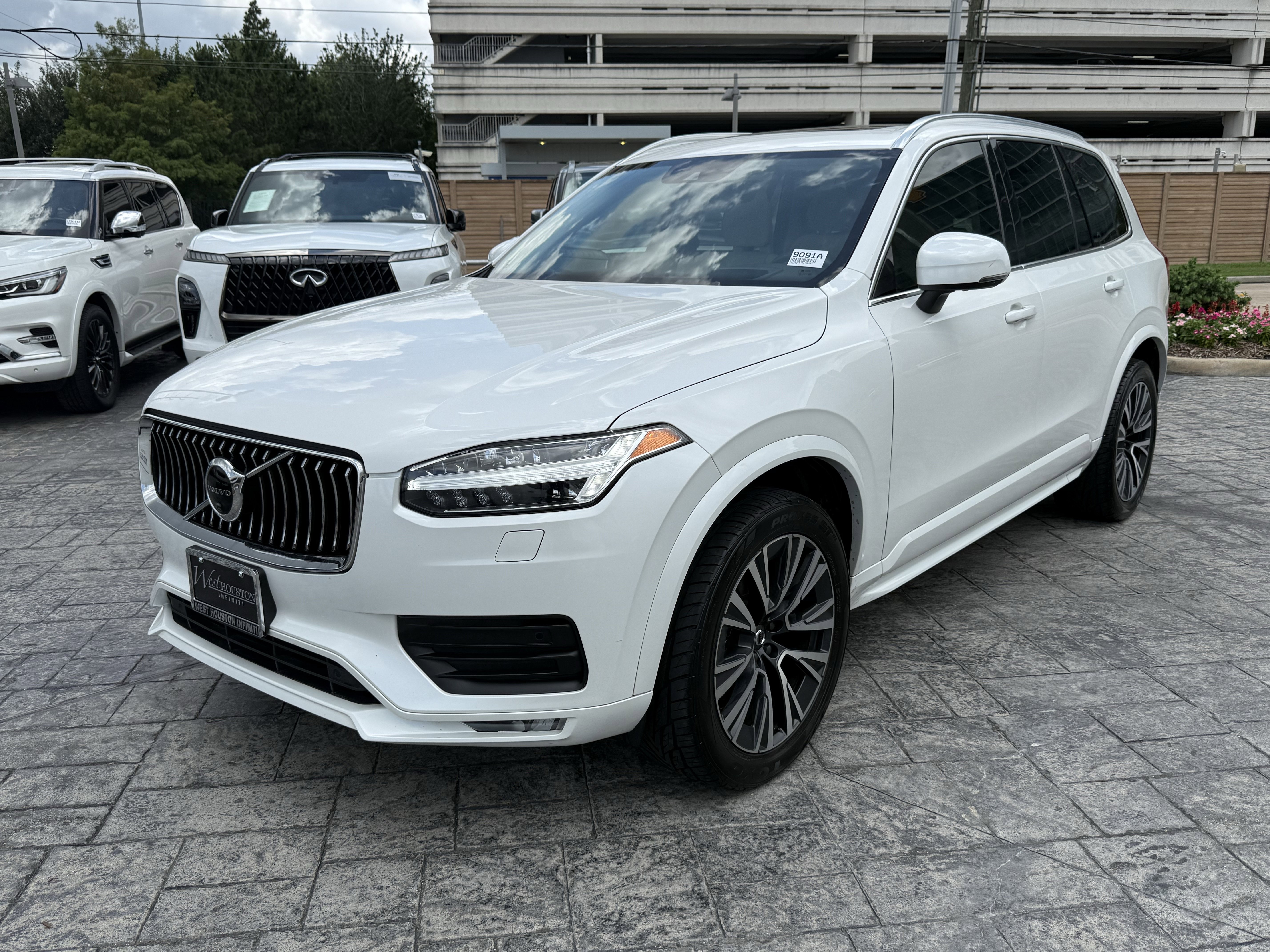 Used 2021 Volvo XC90 T5 Momentum w/ Advanced Package FWD image 3