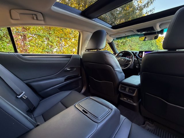 Certified 2024 Lexus ES 350 w/ Premium Package FWD image 39