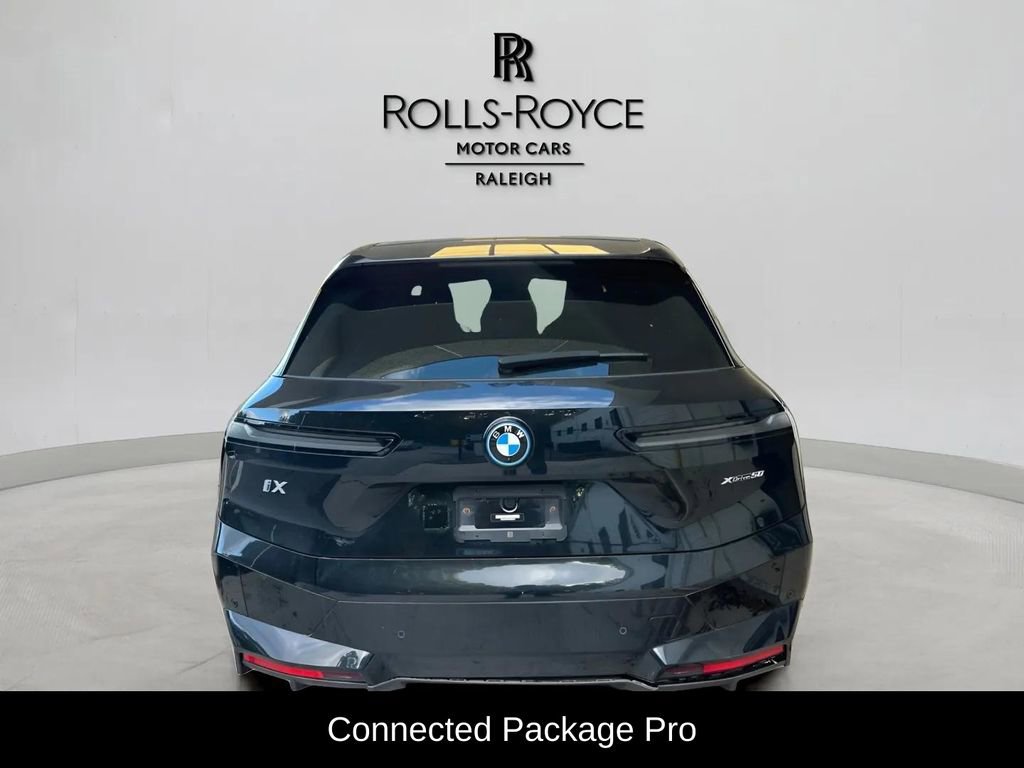 Used 2023 BMW iX xDrive50 w/ Premium Package image 5
