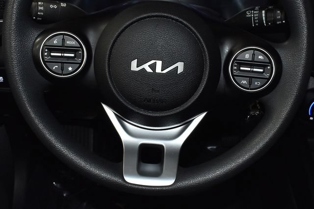 Used 2025 Kia Soul LX w/ LX Technology Package FWD image 21