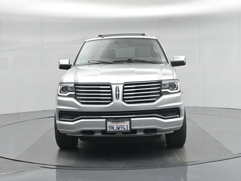 Used 2017 Lincoln Navigator Select RWD image 8