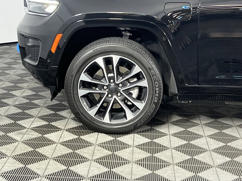 Used 2022 Jeep Grand Cherokee Overland w/ Advanced Protech Group III image 9