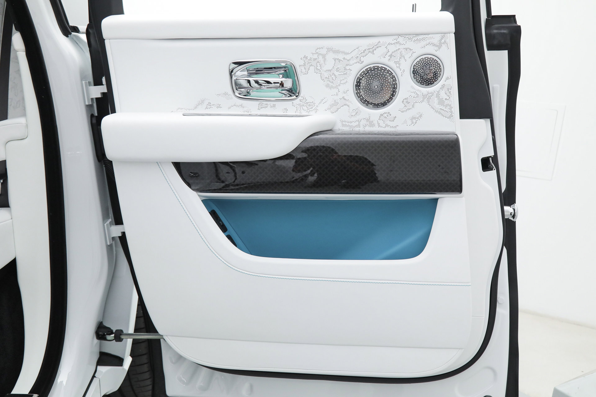 Used 2026 Rolls-Royce Cullinan Black Badge image 24