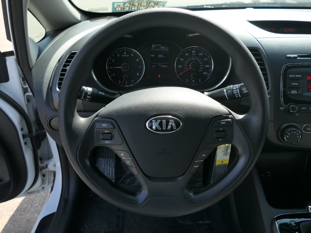 Used 2017 Kia Forte LX FWD image 17
