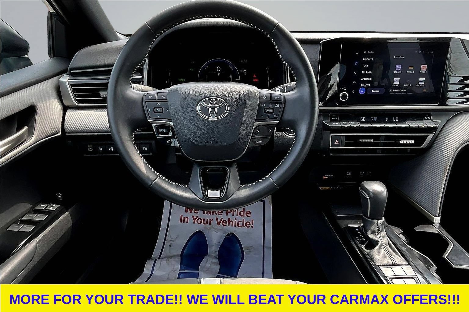 Used 2025 Toyota Camry SE FWD image 7