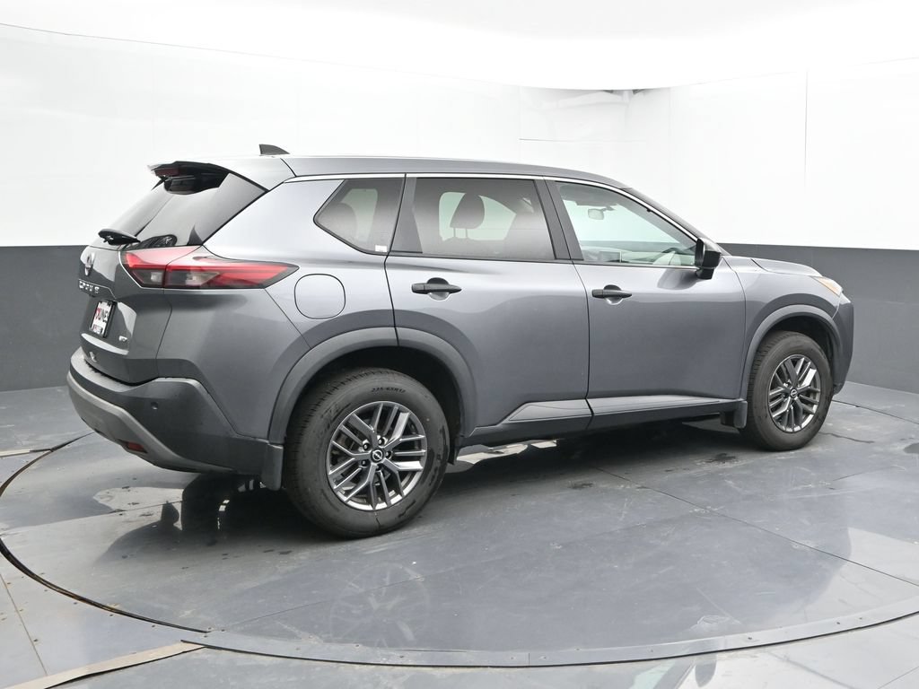 Used 2023 Nissan Rogue S AWD/4WD image 3