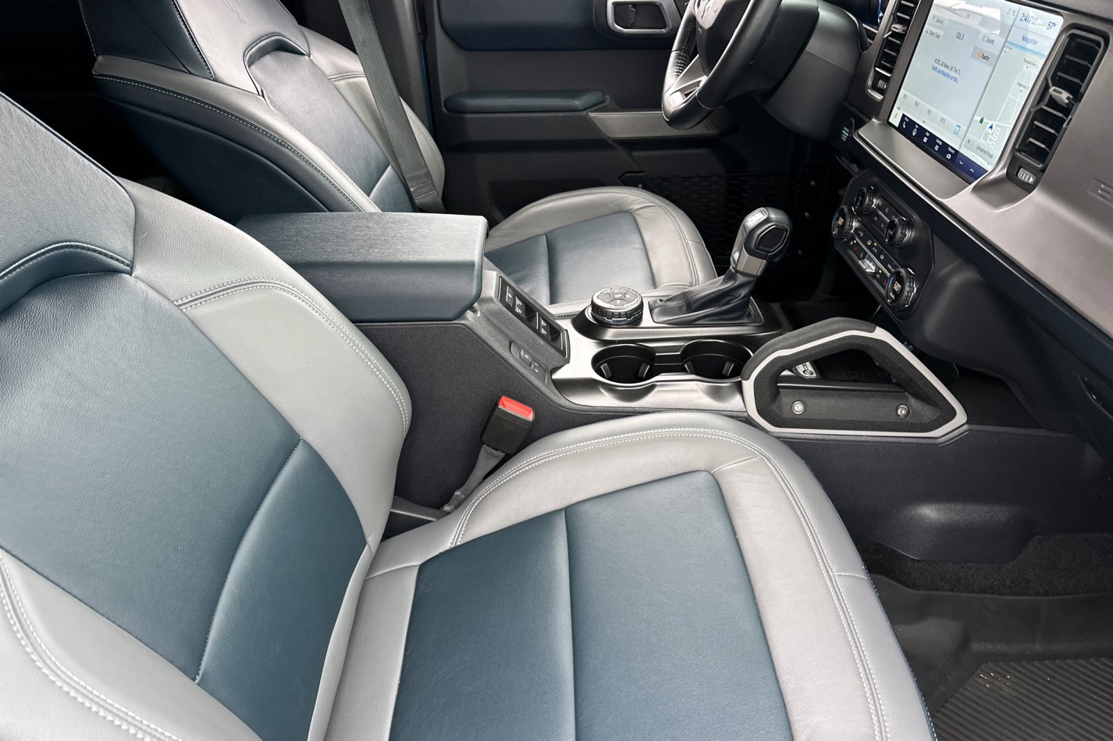 Used 2021 Ford Bronco Outer Banks image 14