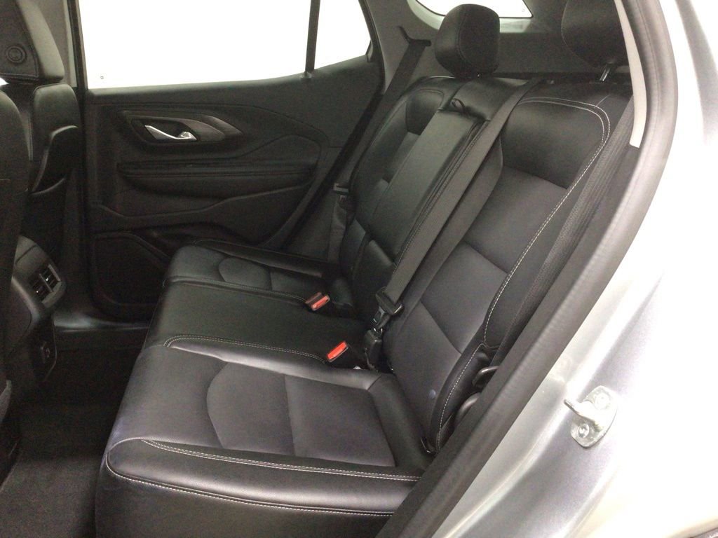 Used 2024 GMC Terrain SLT image 21