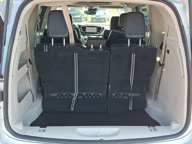 Used 2024 Chrysler Pacifica Limited FWD image 30